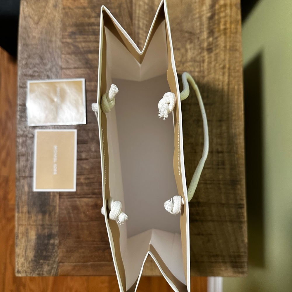 Small Michael Kors shopping bag empty - Picture 5 of 5